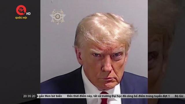 Ông Trump 'biến nguy thành cơ' với ảnh hồ sơ nhà tù