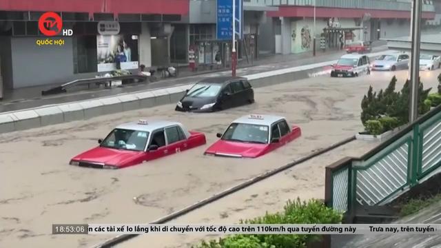 Cụm tin quốc tế: Mưa lớn gây ngập lụt nghiêm trọng ở Hồng Kong, Trung Quốc