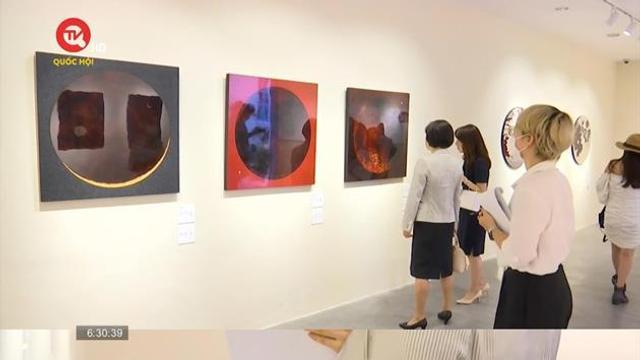 Sự biến hóa của sơn mài Việt qua bàn tay nghệ sĩ Nhật