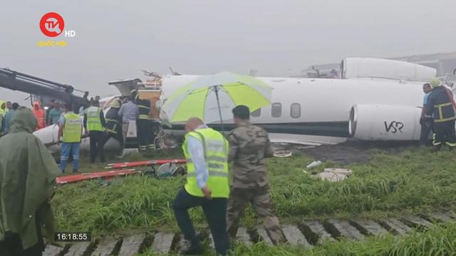 Máy bay tại Ấn Độ bị trượt khỏi đường băng, 8 người bị thương 