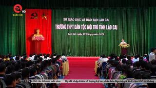 Chủ tịch Nước dâng hương tại Nhà lưu niệm Chủ tịch Hồ Chí Minh ở Lào Cai 