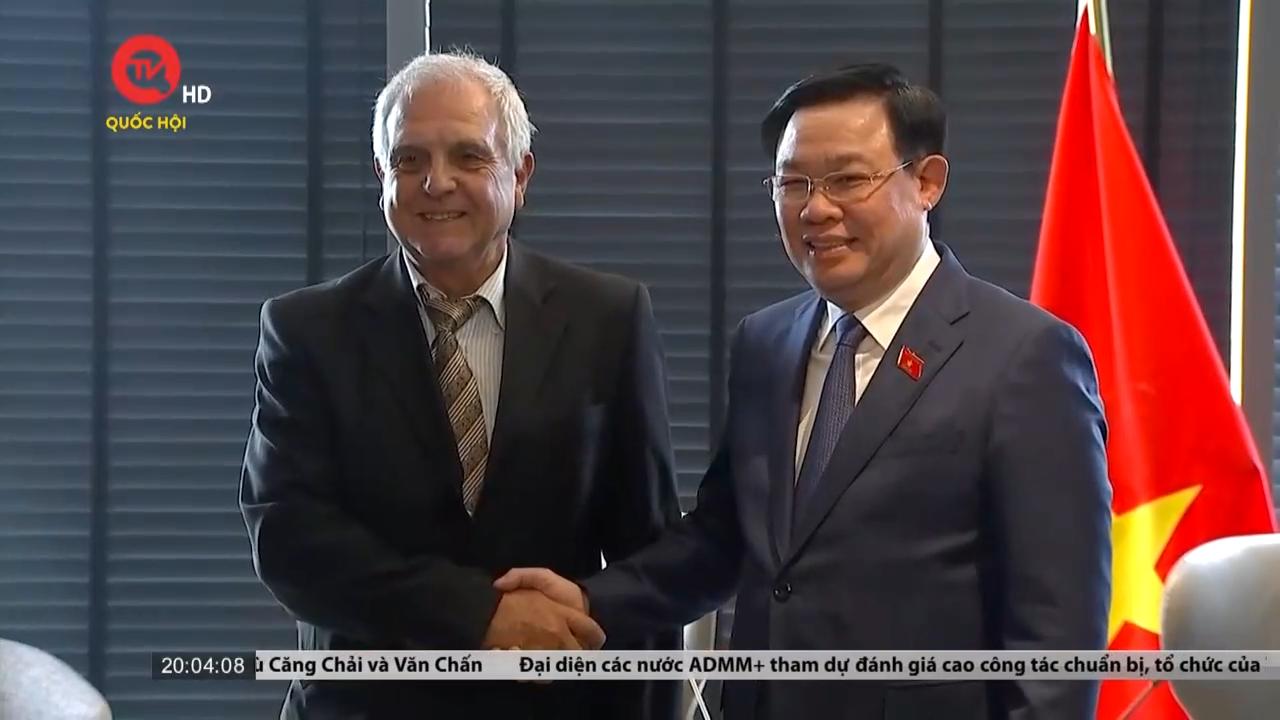 Chủ tịch Quốc hội Vương Đình Huệ tiếp Chủ tịch Hội hữu nghị Bulgaria - Việt Nam 