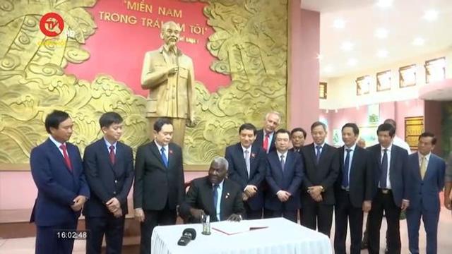 Chủ tịch Quốc hội Chính quyền nhân dân Cuba thăm Việt Nam