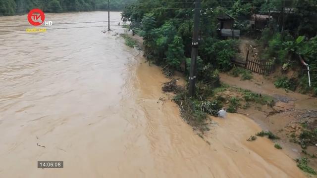 Hơn 920 nhà bị cô lập, một người mất tích do mưa lũ ở Nghệ An