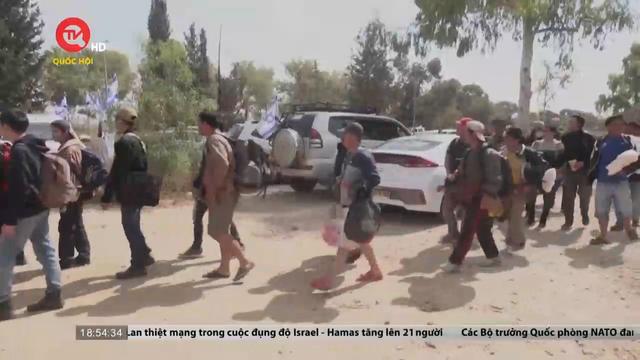 Các gia đình Thái Lan lo lắng cho người thân ở Israel 