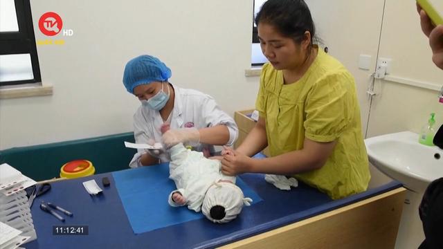 9,5 triệu trẻ sơ sinh mỗi năm, Trung Quốc vẫn đau đầu vì già hóa dân số 