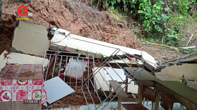 Quảng Nam: Sạt lở làm sập phòng học ở Nam Trà My 