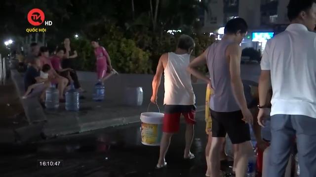 Bất ngờ bị cắt nước, hàng nghìn cư dân tại Hà Nội trở tay không kịp
