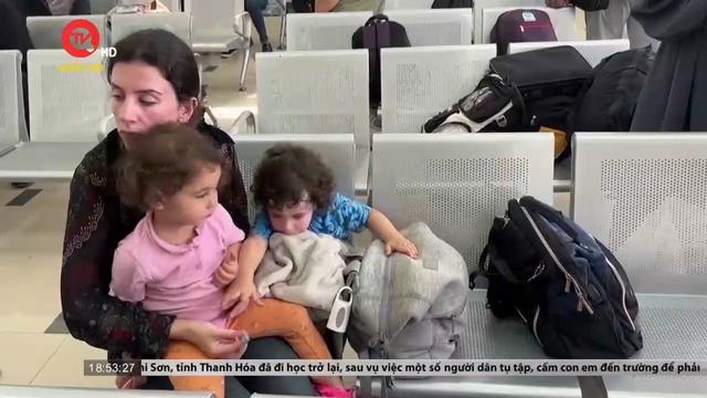 Người nước ngoài và người Palestine song tịch được rời Gaza