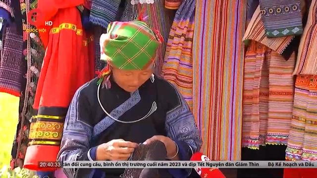 Độc đáo nghề dệt thổ cẩm của phụ nữ H’Mông ở Mù Cang Chải