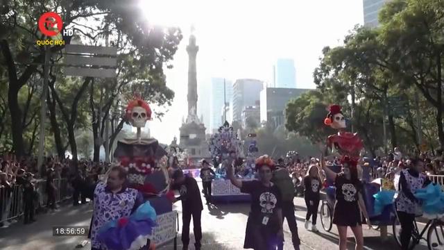 Rực rỡ lễ hội diễu hành "Ngày của người chết" ở Mexico 