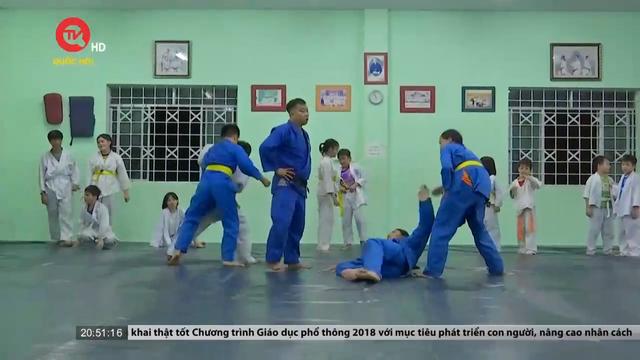Ghé thăm lớp judo miễn phí của thầy giáo Trịnh Công Sơn 