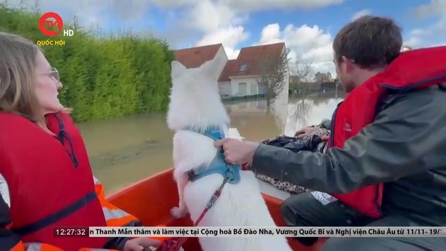 Hàng trăm người phải sơ tán do ngập lụt nghiêm trọng tại Pháp