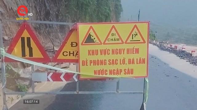 Đà Nẵng: Mưa lớn gây sạt lở đèo La Ngà