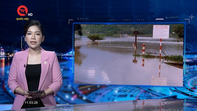Một số đoạn tỉnh lộ 650 tỉnh Phú Yên ngập sâu khoảng nửa mét 