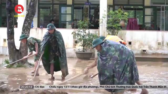 Quảng Trị: Hơn 200 chiến sĩ hỗ trợ người dân khắc phục lũ lụt 