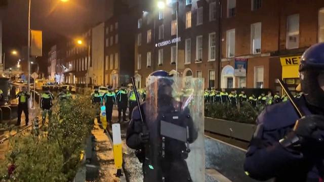 Ireland: Bạo lực tồi tệ bùng phát sau vụ tấn công bằng dao