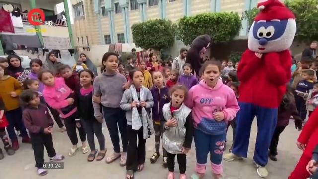 Những người mang niềm vui cho trẻ em ở dải Gaza

