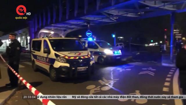 Pháp bắt giữ nghi phạm tấn công khủng bố ở Paris 