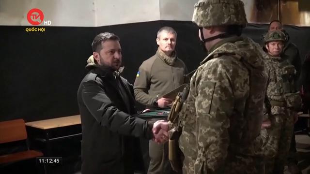Tổng thống Ukraine ra mệnh lệnh trực tiếp tới chỉ huy quân sự