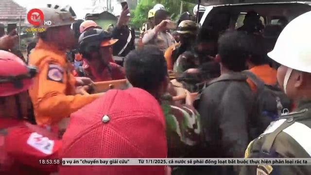 Indonesia giải cứu người leo núi sau vụ phun trào