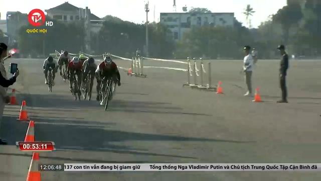 Sôi động giải đua xe đạp hữu nghị ba nước Campuchia - Lào - Việt Nam 