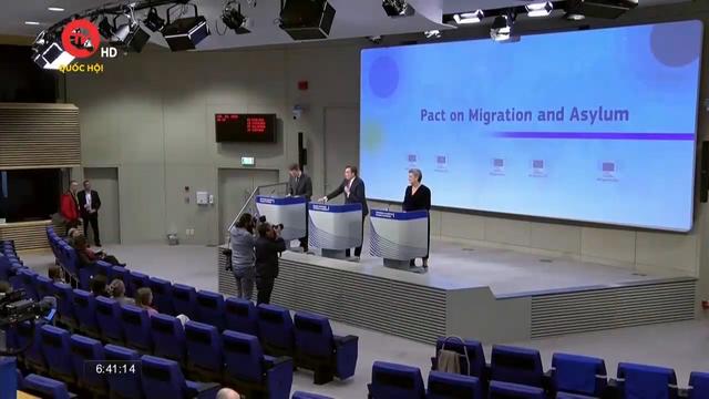 EU thông qua dự luật mới về người nhập cư