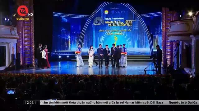 Thủ tướng dự lễ trao giải thưởng Nhân tài đất Việt lần thứ 17