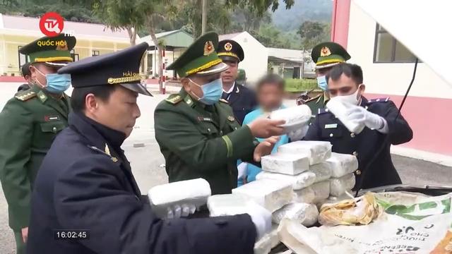 Thanh Hóa bắt đối tượng vận chuyển qua biên giới hơn 21kg ma túy