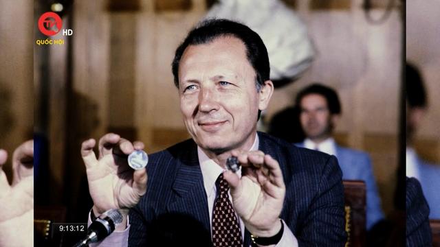 Cựu Chủ tịch Ủy ban châu Âu Jacques Delors qua đời ở tuổi 98 