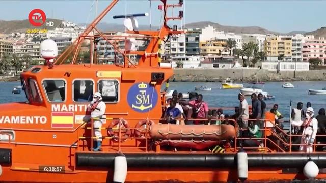 Tây Ban Nha giải cứu gần 60 người di cư bị mắc kẹt