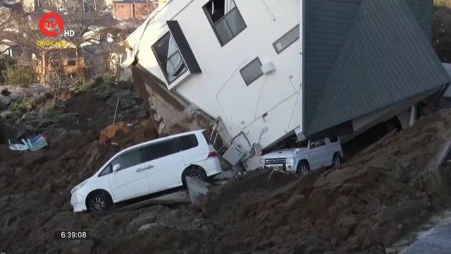 Người dân Nhật Bản trú ẩn trong trung tâm sơ tán sau thảm hoạ động đất