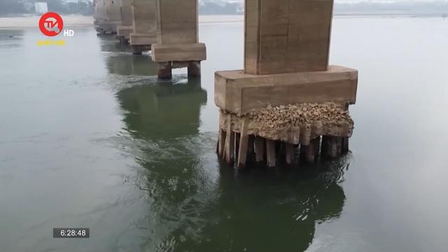 Cầu Trung Hà nối Phú Thọ và Hà Nội xuống cấp nghiêm trọng