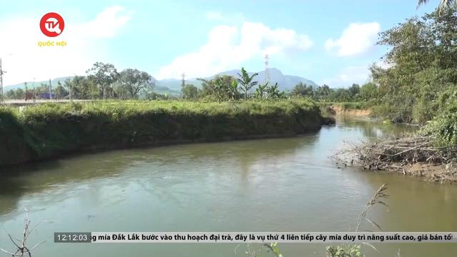 Quảng Ngãi: Hàng trăm hộ dân lo lắng nạn sạt lở bờ sông
