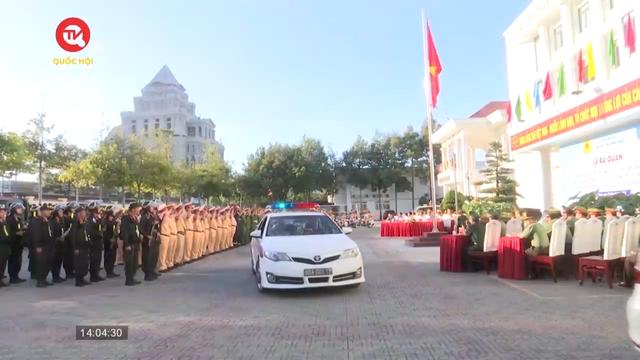 Công an tỉnh Bình Thuận ra quân đảm bảo an toàn giao thông dịp Tết 