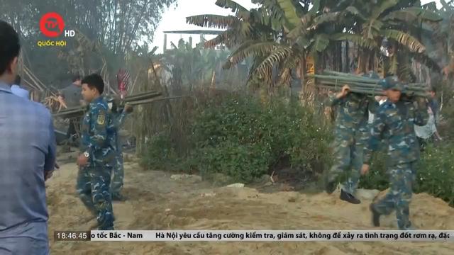 Quân đội sửa nhà cho dân sau sự cố rơi máy bay ở Quảng Nam 