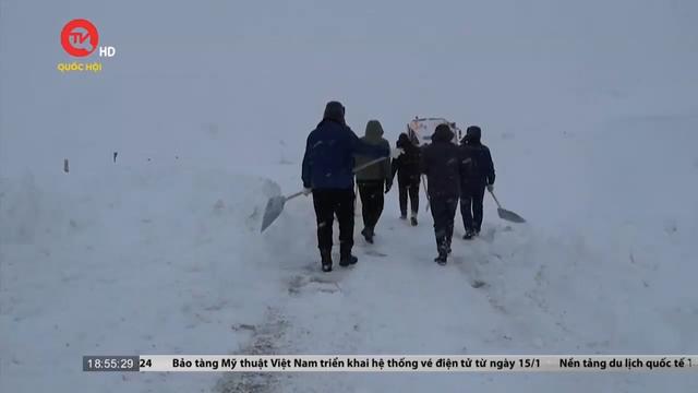 Cụm tin quốc tế: Hơn 1000 người mắc kẹt ở Trung Quốc sau lở tuyết