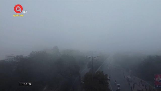 Gián đoạn giao thông tại Ấn Độ do sương mù dày đặc