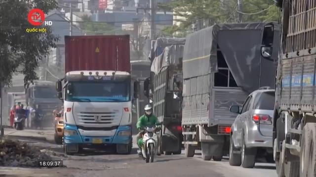 Con đường kết nối 2 tỉnh Đồng Nai - Bình Dương xuống cấp nghiêm trọng