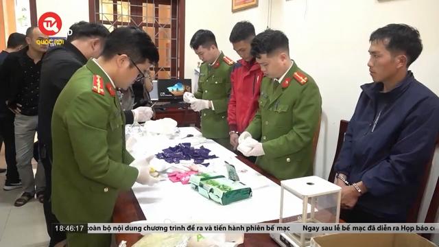 Bắt 2 đối tượng vận chuyển trái phép hơn 11kg ma túy từ Lào vào Việt Nam