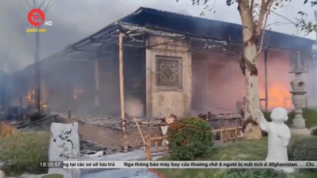 Dập tắt đám cháy ở chùa Phật Quang, Hà Nam