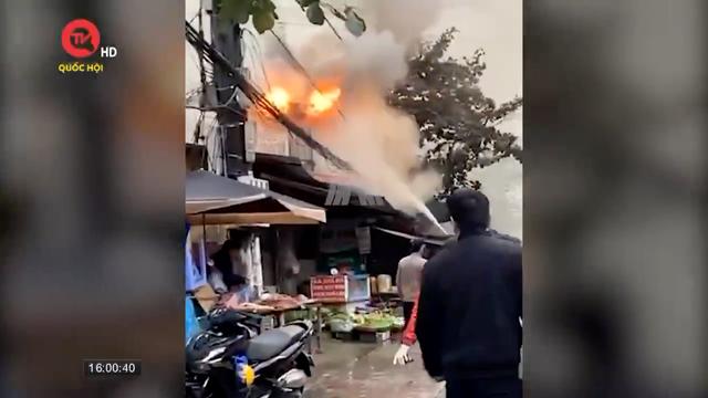 Hà Nội: Cháy nhà dân ngay gần chợ Nhổn