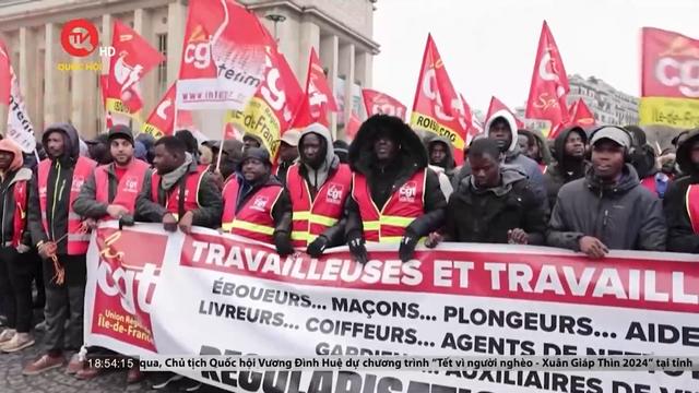 Biểu tình phản đối ban hành Luật Nhập cư nổ ra trên khắp nước Pháp 