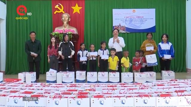 Đoàn ĐBQH tỉnh Đắk Nông thăm và tặng quà nhân dịp Tết nguyên đán