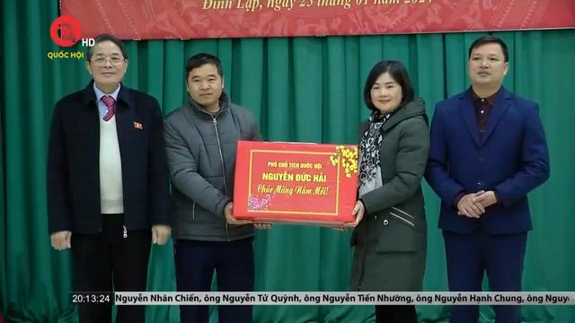 Phó Chủ tịch Nguyễn Đức Hải thăm, tặng quà đồn biên phòng Chi Lăng