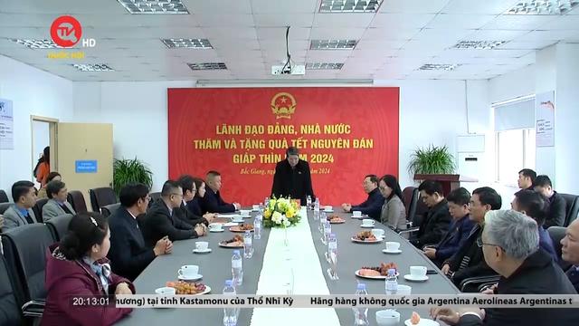 Phó Chủ tịch Nguyễn Đức Hải thăm, tặng quà ở Bắc Giang 