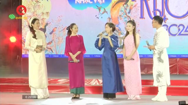 Gala nhạc Việt: Trao hơn 500 phần quà cho trẻ em bị ảnh hưởng dịch Covid – 19