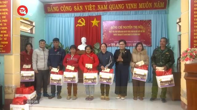 Đoàn ĐBQH tỉnh Thừa Thiên - Huế trao quà Tết cho hộ nghèo vùng cao