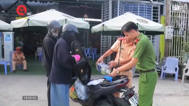 CSGT nhiều địa phương hỗ trợ người dân về quê đón Tết