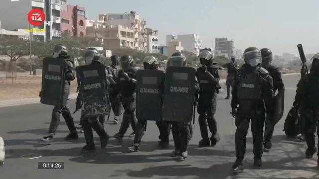Bùng nổ căng thẳng tại Senegal sau quyết định hoãn bầu cử 